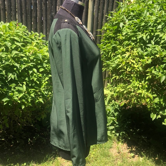 •Vince Camuto• green & black blouse EUC!! - Picture 4 of 8